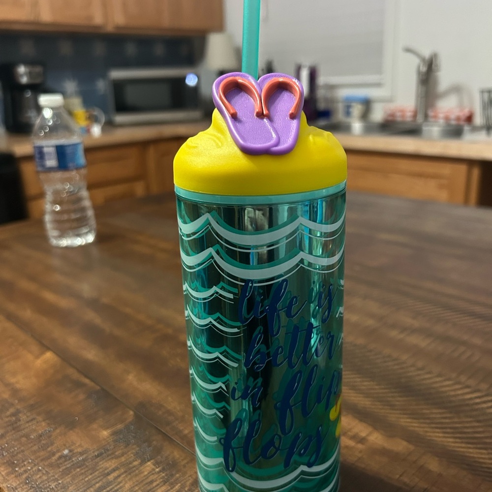 NWOT Flip Flop Themed Tumbler with Straw